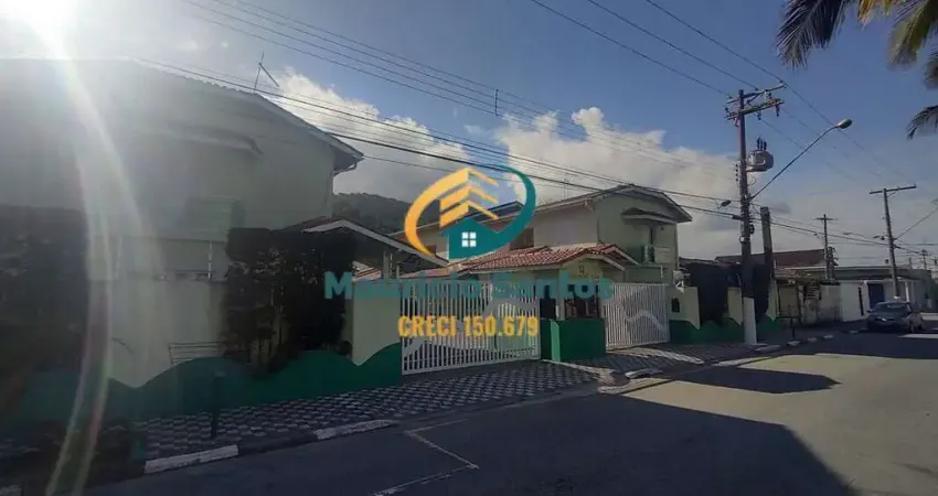 Sobrado em condomínio fechado em mongaguá, bairro vila são paulo, 2 dormitórios, lavabo, condomínio com espaço grill, próximo ao centro da cidade