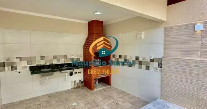 Casa em praia grande, bairro vila caiçara, 2 dormitórios sendo 1 suíte, piscina e churrasqueira, excelente padrão e localização.