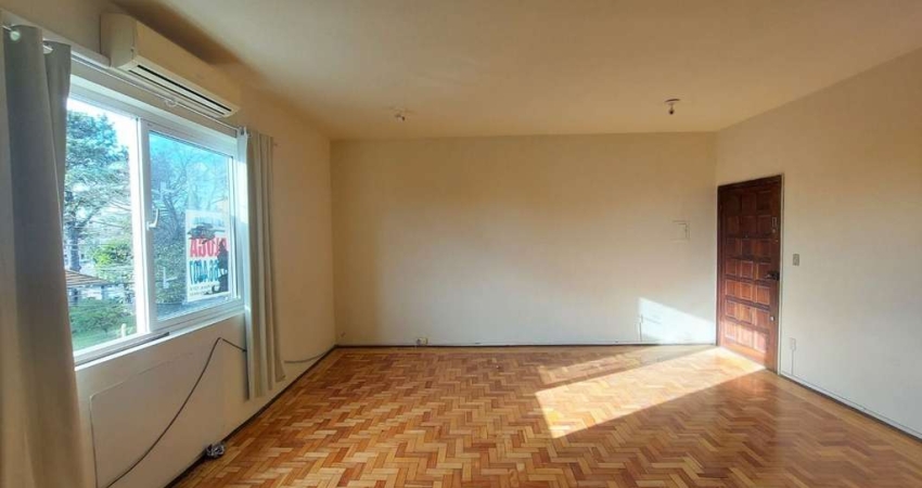 Sala de 30 m² bem localizado.