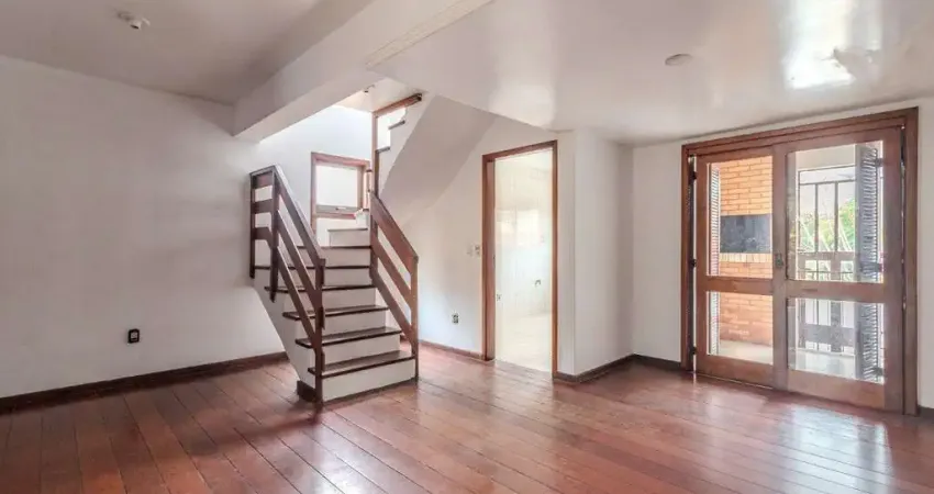 Casa 3 dormitórios, 1 suíte para locação no bairro Ipanema, zona sul de Porto Al