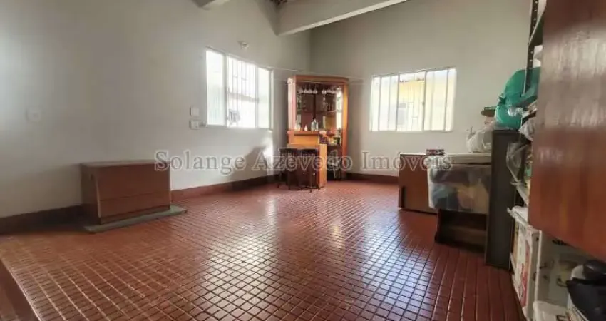 Maracanã - rua almirante joão candido brasil- casa frente de rua duplex- 4 quartos, anexo de quartos, banheiro e cozinha, 5 vagas