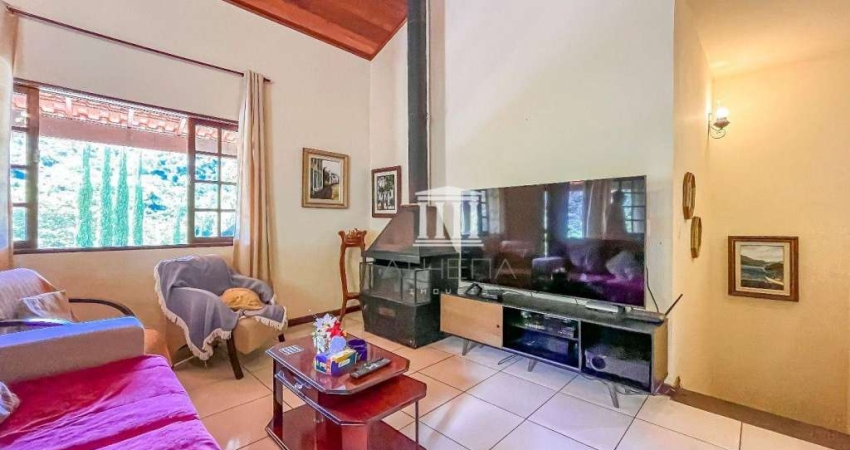 Casa com 3 dormitórios à venda, 267 m² por R$ 870.000,00 - Vargem Grande - Teresópolis/RJ