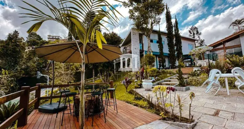 Casa à venda, 500 m² por R$ 2.480.000,00 - Golfe - Teresópolis/RJ