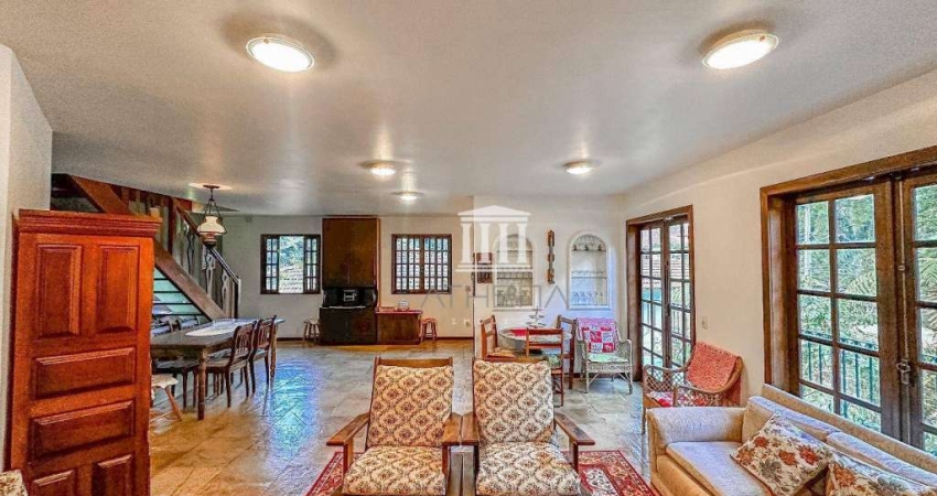 Casa com 4 dormitórios à venda, 203 m² por R$ 1.390.000,00 - Comary - Teresópolis/RJ