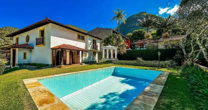 Casa à venda, 250 m² por R$ 950.000,00 - Iucas - Teresópolis/RJ