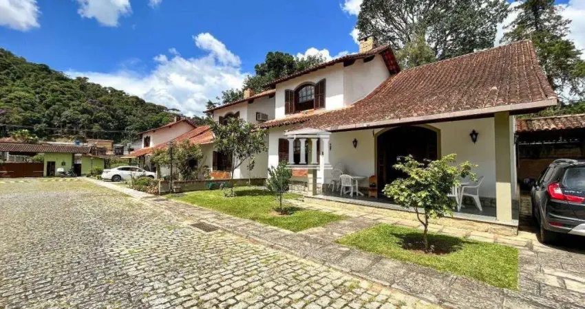 Casa com 3 dormitórios à venda, 171 m² por r$ 950.000,00 - várzea - teresópolis/rj