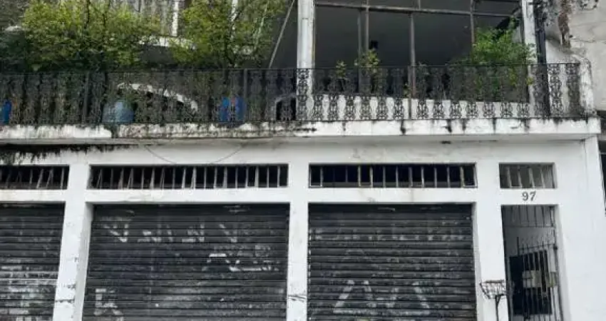 Imperdível casa para locação em São Paulo-SP, no bairro Parque Casa de Pedra: 3 quartos, 1 suíte, 2 salas, 4 banheiros, 3 vagas, 150m².