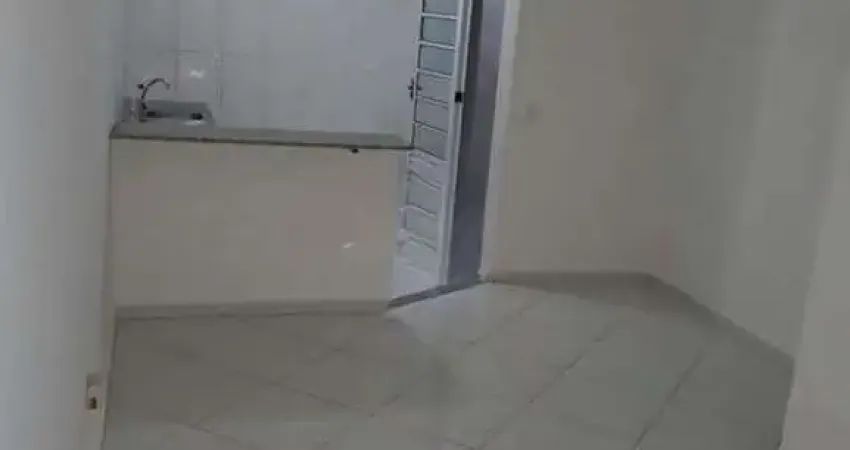 Casa para locação em SP, Parada Inglesa! 2 quartos, 1 banheiro, sem vaga, 45m². Próximo ao metrô e Shopping Tucuruvi. Agende sua visita agora!