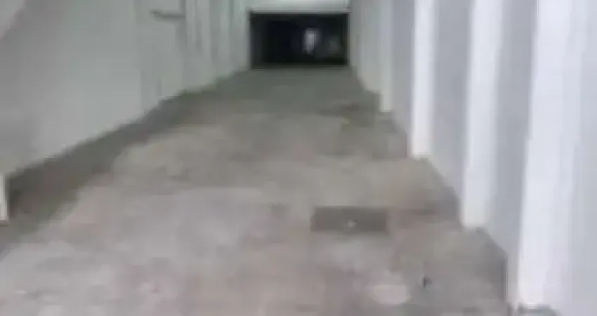 Galpão Comercial para Locação no Brás - 255m², 1 sala, 3 banheiros e energia trifásica