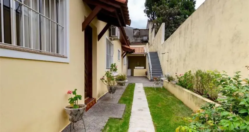Casa com 3 quartos à venda na Rua Camburiú, 230, Alto da Lapa, São Paulo