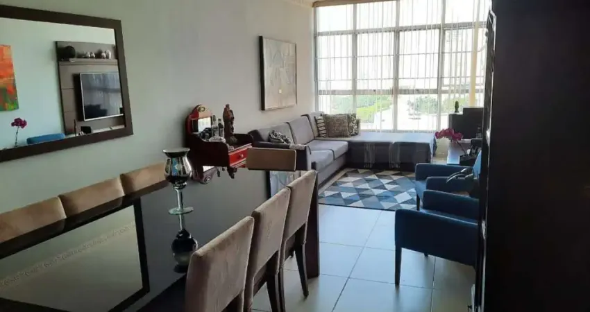 Apartamento espaçoso de 2 dormitórios a 900 metros do metrô.