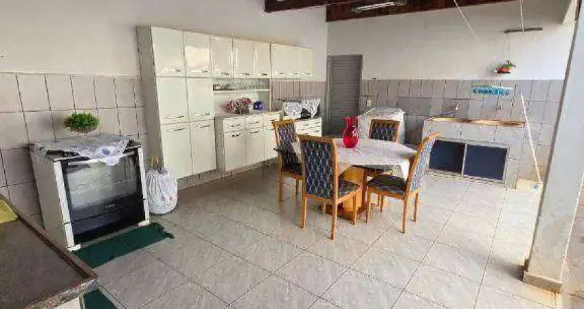 Casa com 3 dormitórios à venda, 185 m² por R$ 600.000 - Jardim Congonhas - São José do Rio Preto/SP