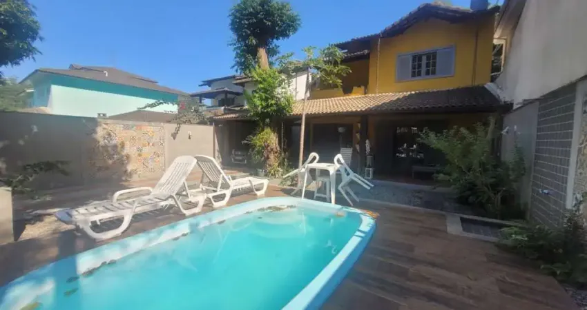 Casa em Condomínio para Venda em Rio de Janeiro, Vargem Pequena, 4 dormitórios, 4 suítes, 5 banheiros, 2 vagas