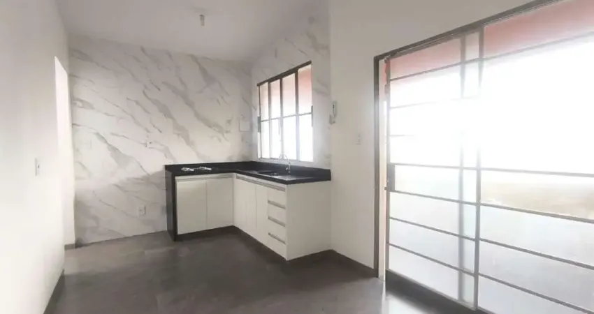 Casa com 2 quartos para alugar na Rua Adamina, 136, Santa Tereza, Belo Horizonte