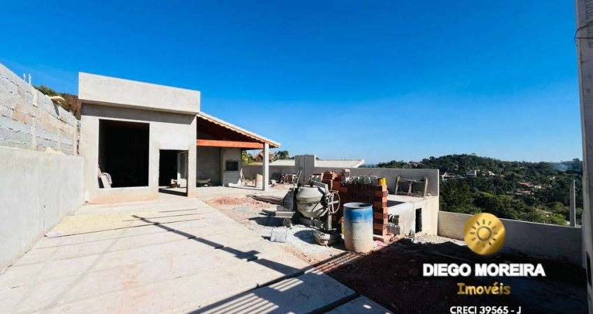 Casa com 3 dormitórios e piscina á venda em Mairiporã