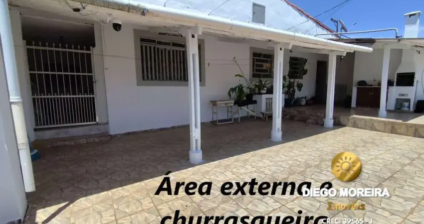Casa com Salão Comercial à Venda – Oportunidade Imperdível!