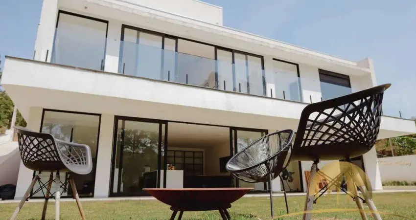 Casa térrea de alto padrão com 3 suítes no morada do sol – terra preta