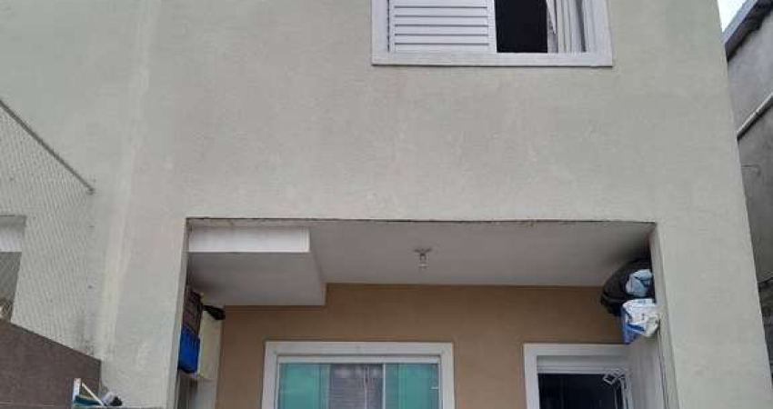 Casa à venda com 2 dormitórios - em Terra Preta!