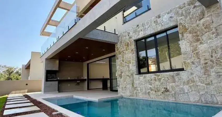 Casa de alto padrão em condomínio fechado – localização privilegiada