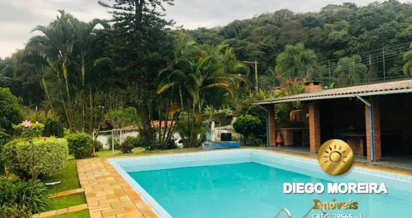 Chácara Completa à venda com 4 Casas – 3.000m² em Ótima Localização!
