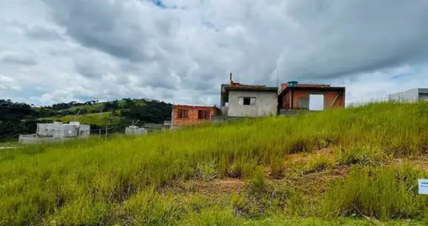 Terreno escriturado de 140m² à venda e apto para financiamento bancário