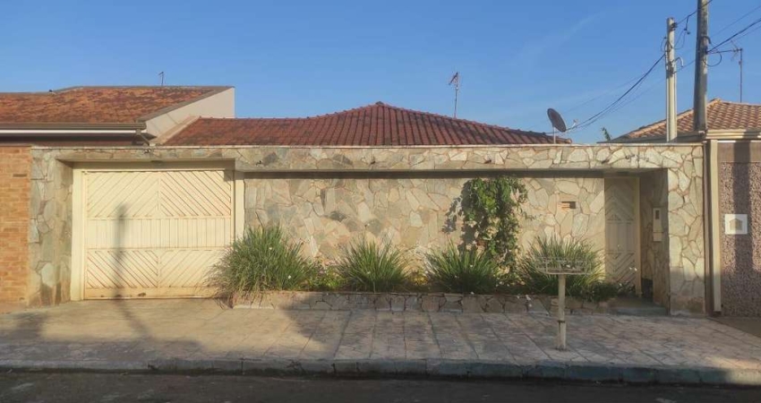 Casa para Venda em Pradópolis, Jardim mirian, 3 dormitórios, 1 suíte, 2 banheiros, 2 vagas