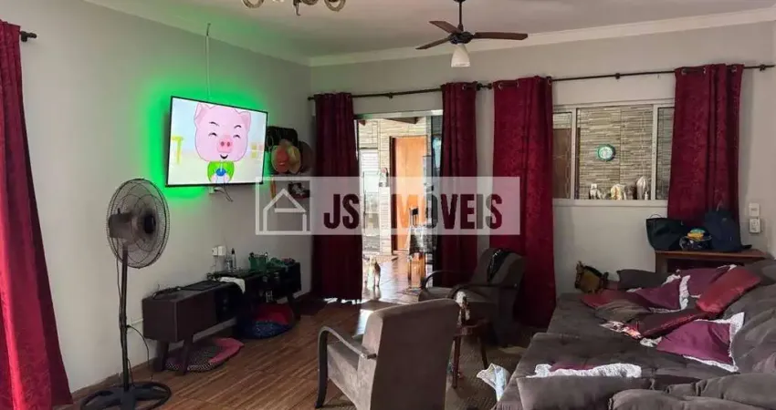 Casa com 3 quartos à venda no Centro, Dumont