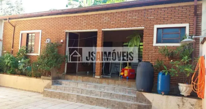 Casa com 3 quartos à venda no Centro, Dumont