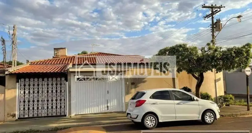 Casa com 6 quartos à venda no Centro, Pradópolis 