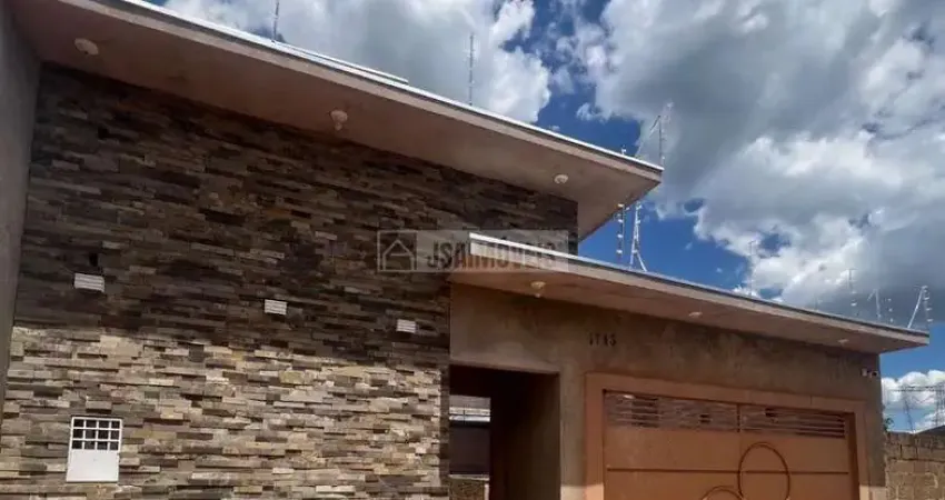 Casa com 4 quartos à venda na Maria Regina, Jardinópolis