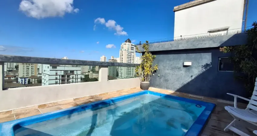 Cobertura duplex mobiliada com piscina. recentemente modernizada.
