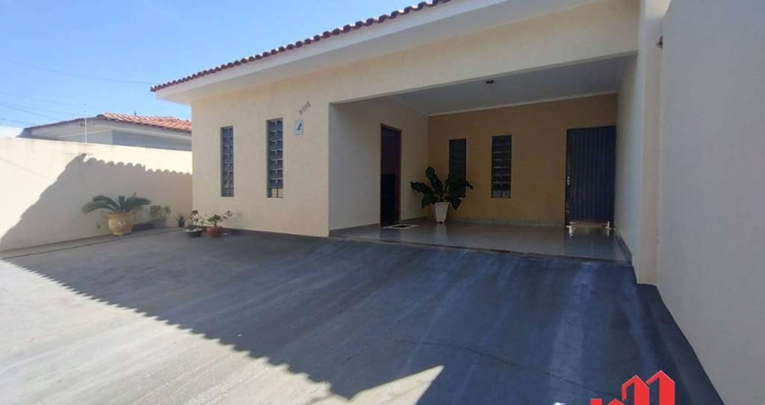 Vendo Casa de 3 Dormitórios sendo 1 Suíte + Edícula - Bairro São Braz