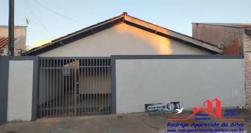 Aluga-se Casa de 3 Dormitórios - Bairro Tereza Maria Barbieri - Birigui