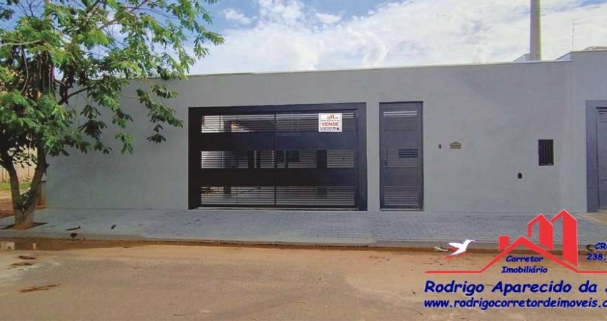 Linda Casa à Venda: Suíte com Closet no Residencial Acapulco, Birigui