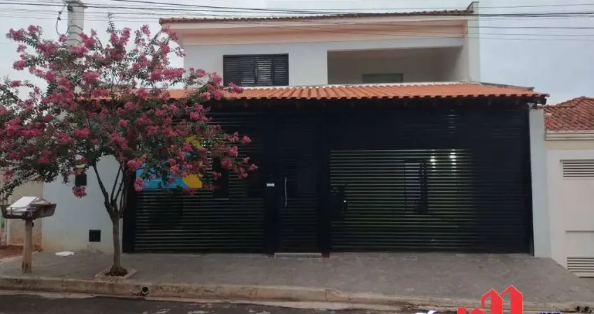Vendo Sobrado  3 Dormitórios / 1 Suíte / Piscina - Birigui-SP