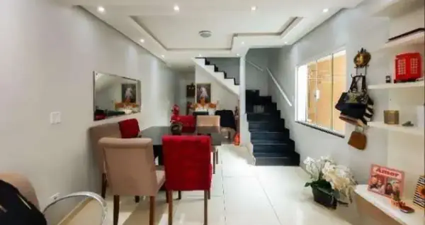 Lindo Sobrado á venda no Demarchi com 03 Dorms e 02 vagas