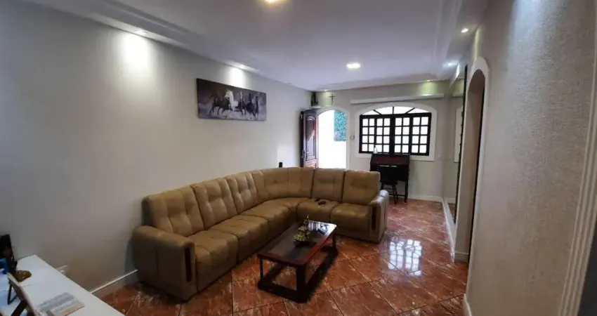 Excelente casa no centro de diadema com 215m2 de área construída e com bom acabamento .