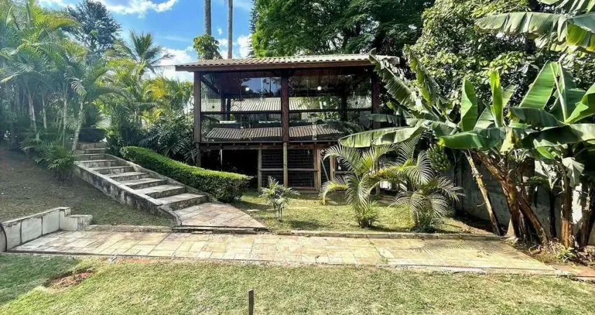 Casa na Vila Santo Antônio em Cotia - 4 dormitórios