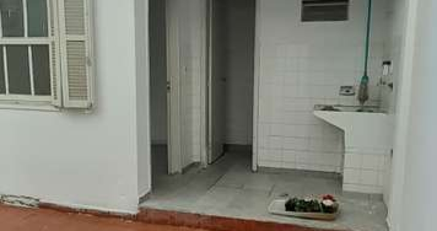 Sobrado com 245 metros com 3 dormitórios
