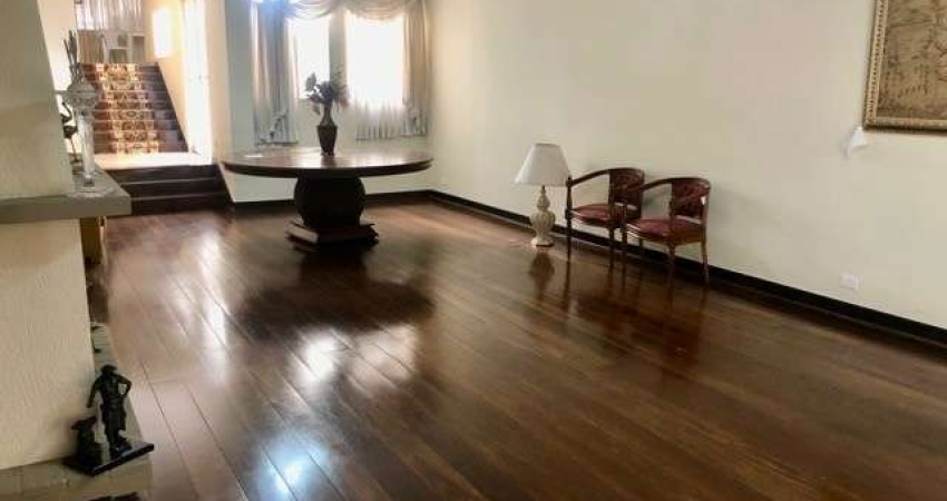 Casa à venda no Brooklin com 423m² 4 dormitórios 4 suítes 5 banheiros 6 vagas.