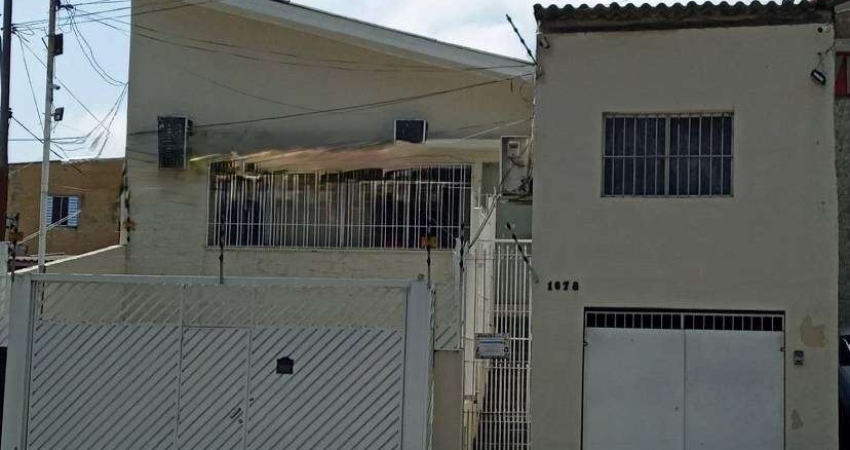 Casa com 4 dormitórios - sendo 1 suíte - Localizado Próximo ao Metrô Campo Limpo