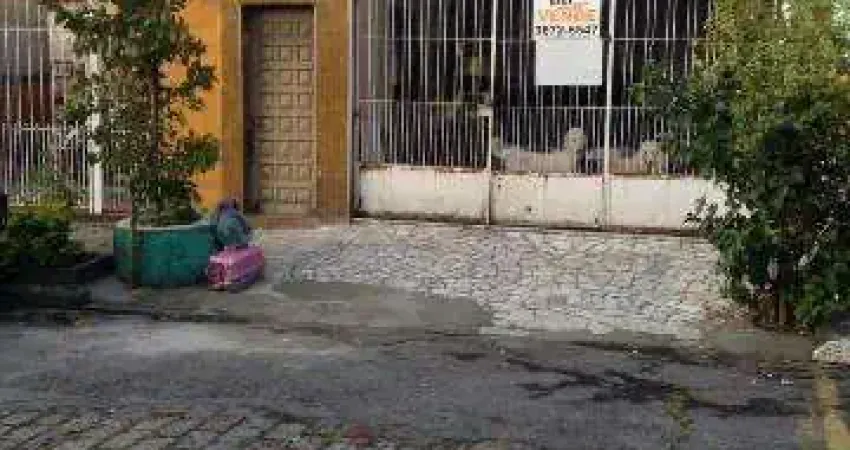 Casa á venda na Vila Madalena com 8 dormitórios 4 banheiros 2 vagas
