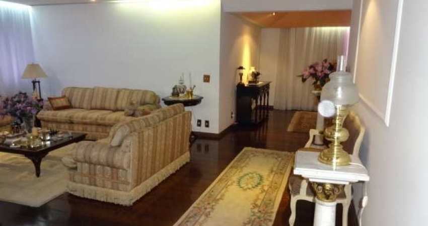 Apartamento no Condomínio Betti em Perdizes com 250m² 4 dormitórios 2 suítes 4 banheiros 2 vagas