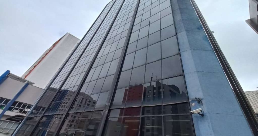 Andar comercial com 258 m² coberto  e 287m² descoberto para locação