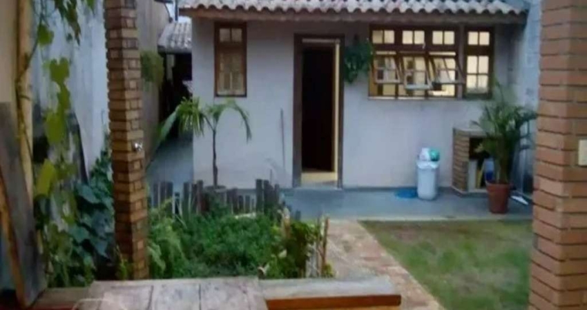 Sobrado à venda 240m² sendo 5 dormitórios, 3 banheiros, 3 suítes e 3 vagas Lapa