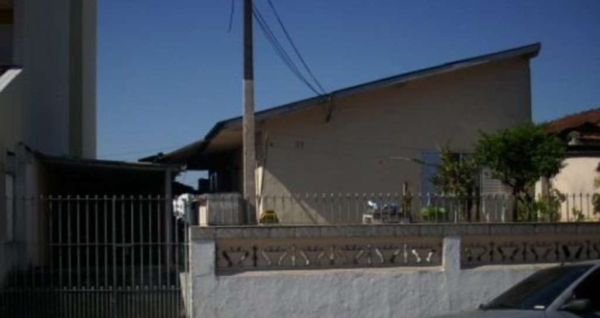Vende-se Casa assobradada em área de 384 m2 na região do baeta neves, oportunidade..