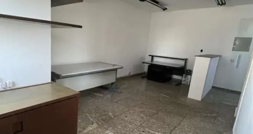 Sala comercial á venda na barra funda, 40m², com 1 vaga de garagem.