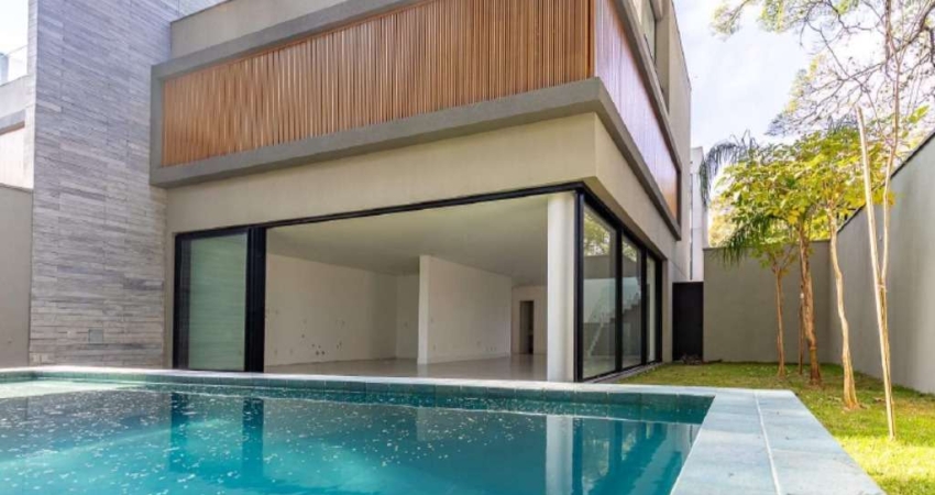 Imponente casa de 5 suítes no Brooklin, São Paulo - 869,19m², 5 vagas de garagem!