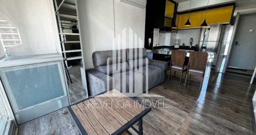 Apartamento para locação MOBILIADO: 1 quarto, 1 suíte, 1 sala, Ar condicionado 1 banheiro, 1 vaga de garagem!