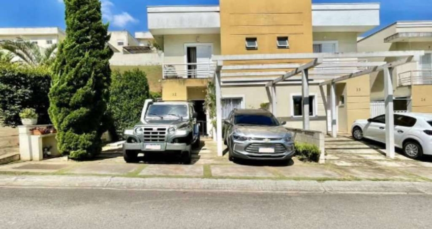Casa com 3 dormitório em condomínio com lazer completo!
